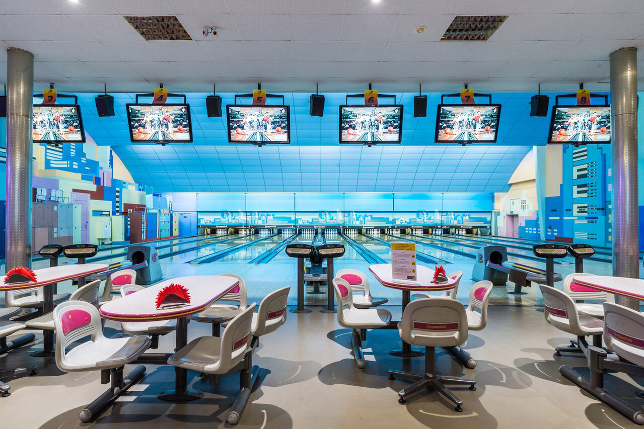 Bowling location